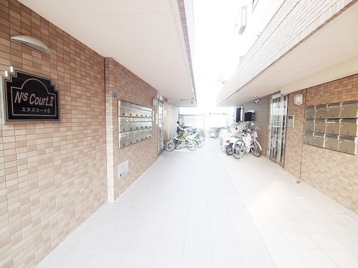 物件外観写真3　(駐輪場)