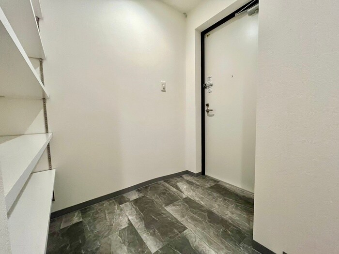 物件内観写真16　(玄関)