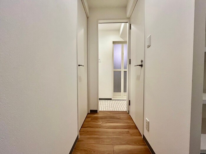 物件内観写真17　(廊下)