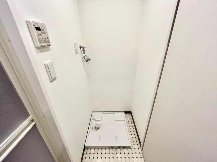 物件内観写真18　(洗濯機置場)