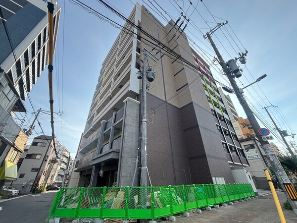建築中