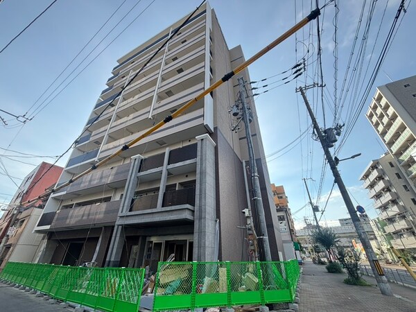 建築中