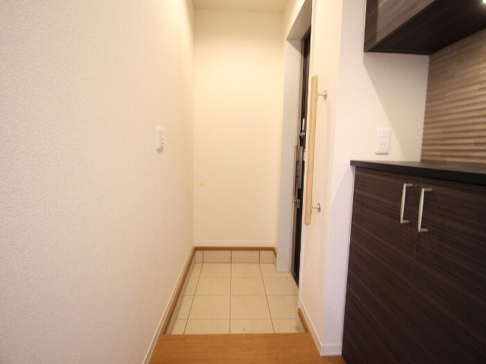 物件内観写真15　(玄関)