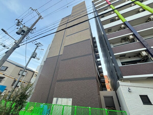 建築中