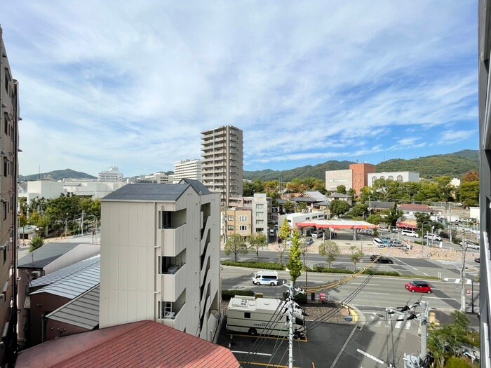 物件内観写真12　(室内からの展望)