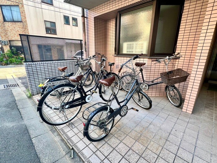 物件外観写真3　(駐輪場)