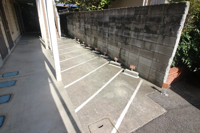 物件外観写真3　(駐輪場)