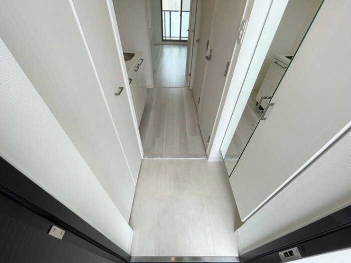 物件内観写真10　(玄関)