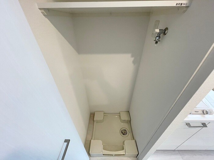 物件内観写真12　(洗濯機置場)