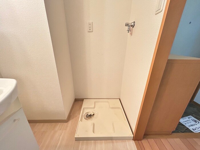 物件内観写真15　(洗濯機置場)