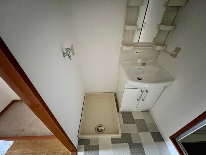 物件内観写真14　(洗濯機置場)