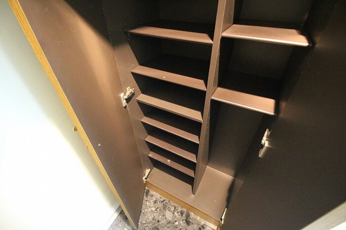 物件内観写真8　(靴箱)