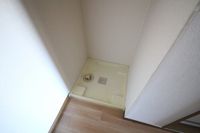 物件内観写真12　(洗濯機置場)