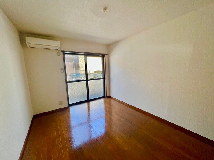 物件内観写真9　(居室)