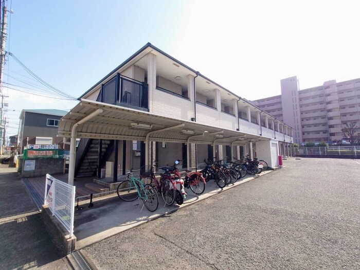 物件外観写真5　(駐輪場)