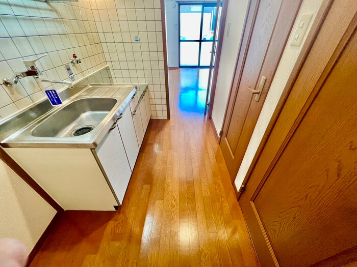 物件内観写真11　(廊下)