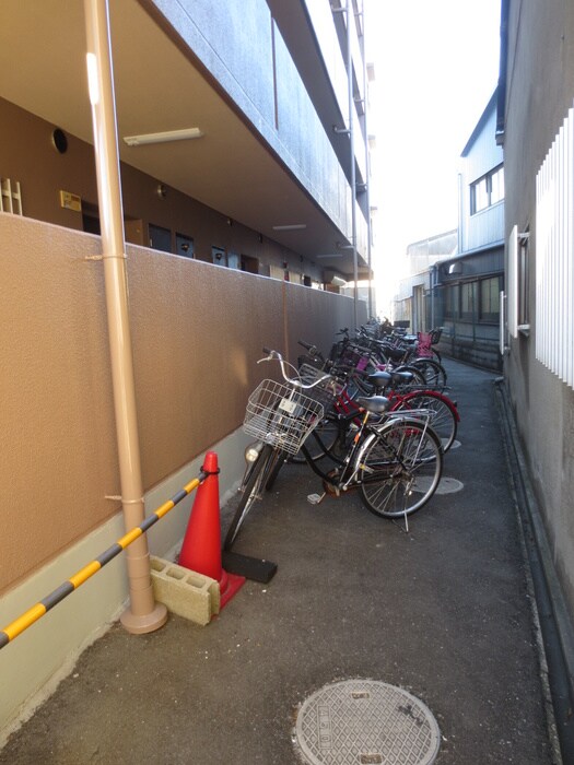 物件外観写真6　(駐輪場)