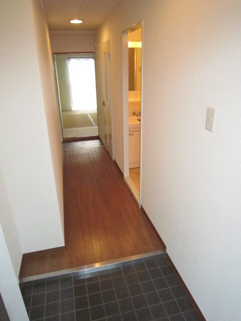 物件内観写真15　(玄関)