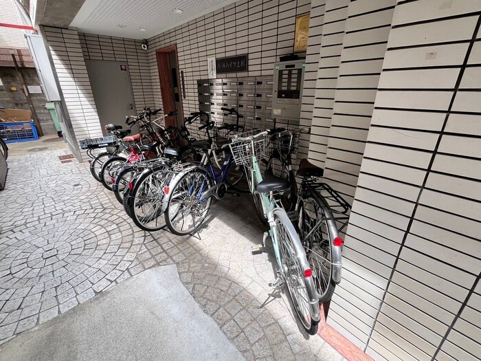 物件外観写真2　(駐輪場)