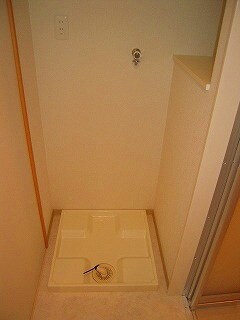 物件内観写真14　(洗濯機置場)