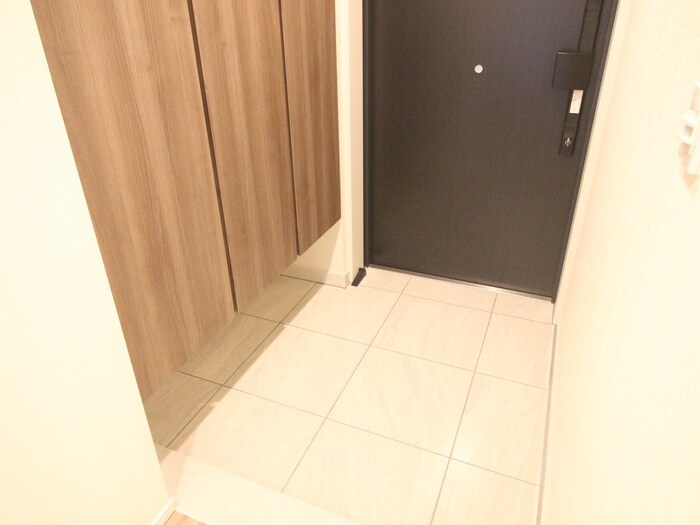 物件内観写真18　(玄関)