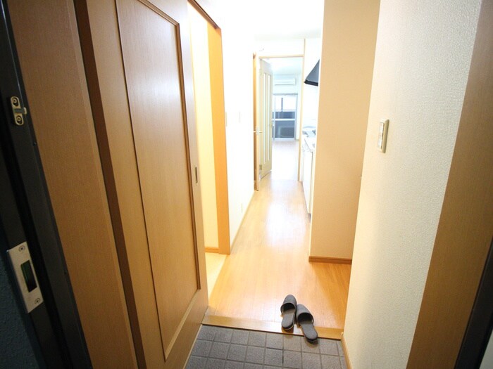 物件内観写真4　(廊下)