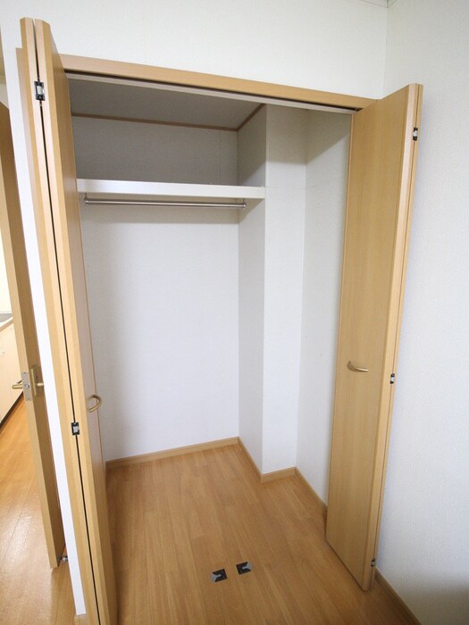 物件内観写真12　(収納)