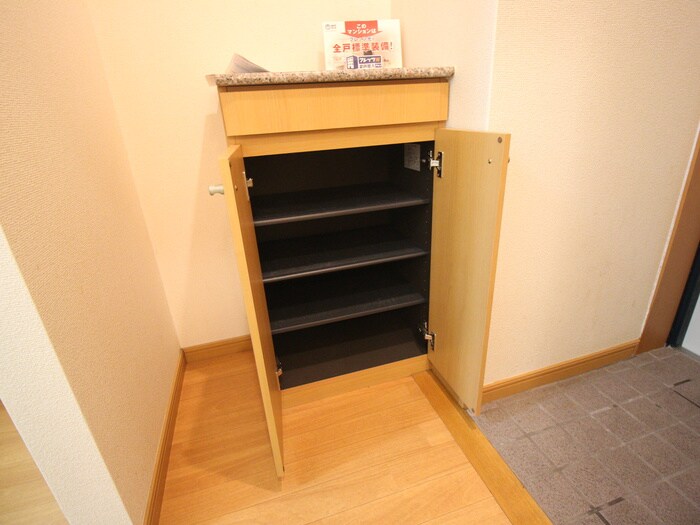 物件内観写真15　(靴箱)