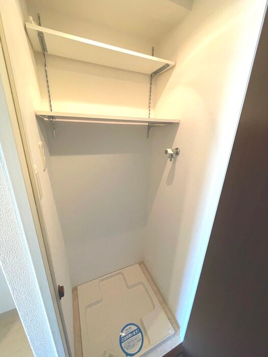 物件内観写真10　(洗濯機置場)