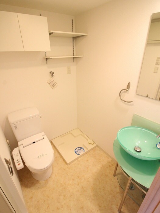 物件内観写真11　(洗濯機置場)