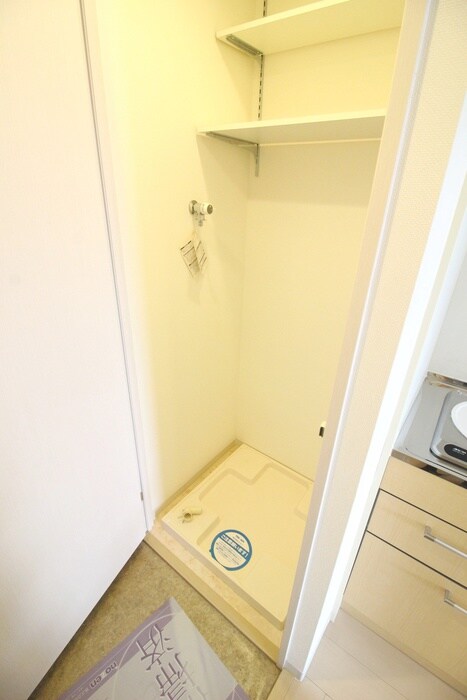 物件内観写真11　(洗濯機置場)