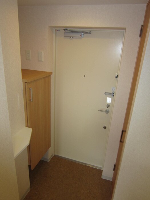 物件内観写真14　(玄関)