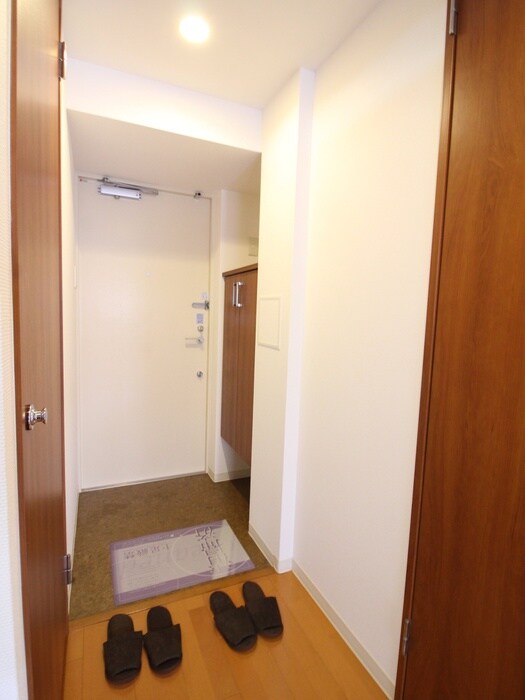 物件内観写真16　(玄関)