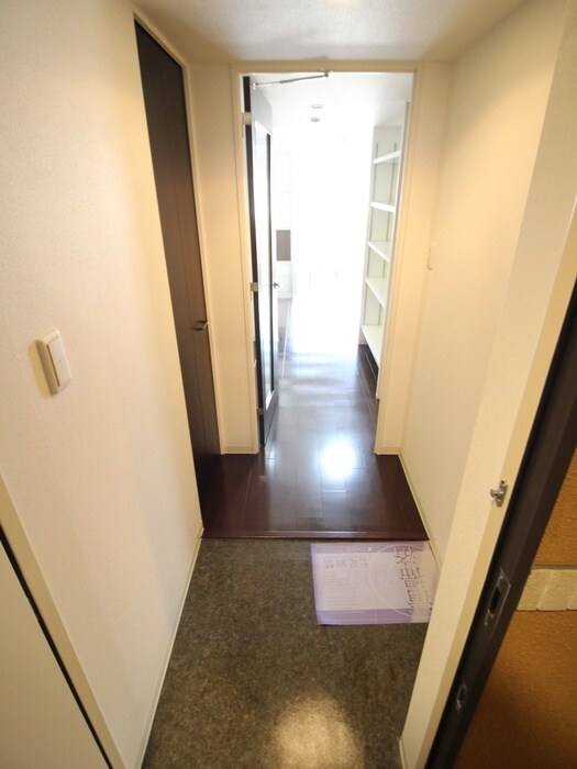 物件内観写真17　(廊下)