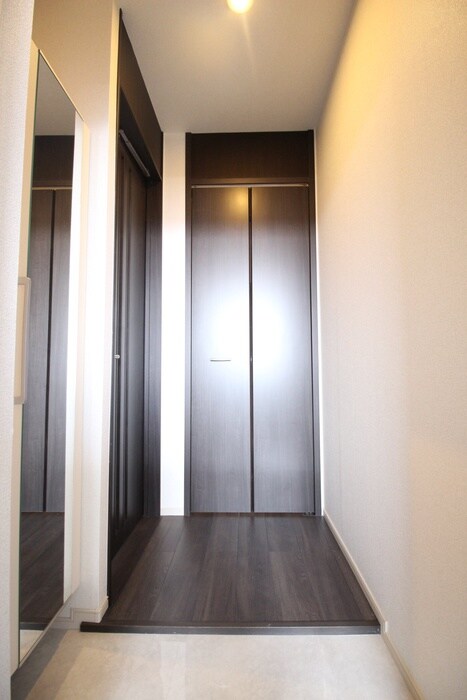 物件内観写真7　(玄関)