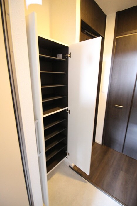 物件内観写真8　(靴箱)