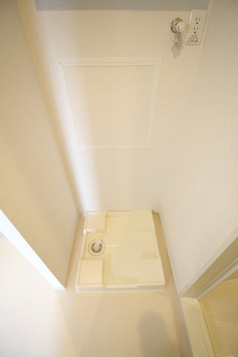 物件内観写真12　(洗濯機置場)