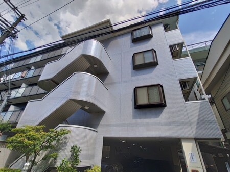 三功マンション外観写真