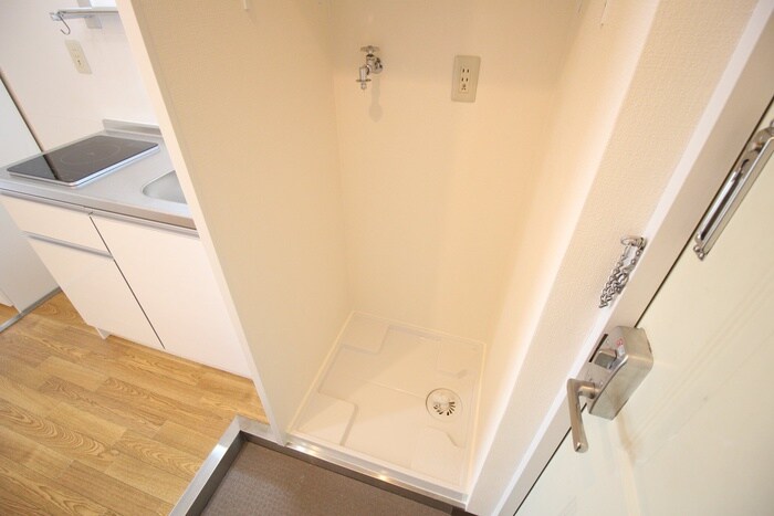 物件内観写真18　(洗濯機置場)