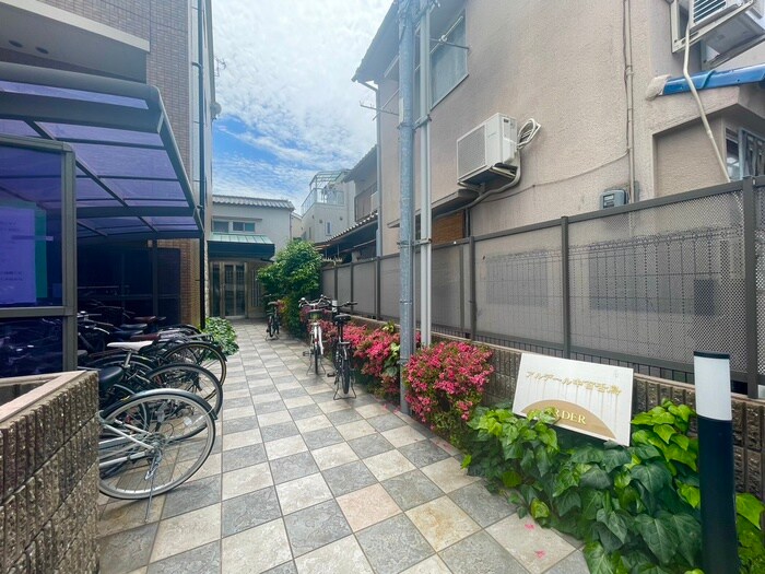 物件外観写真2　(駐輪場)