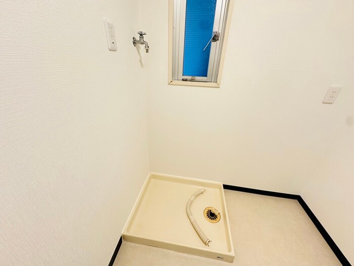 物件内観写真13　(洗濯機置場)