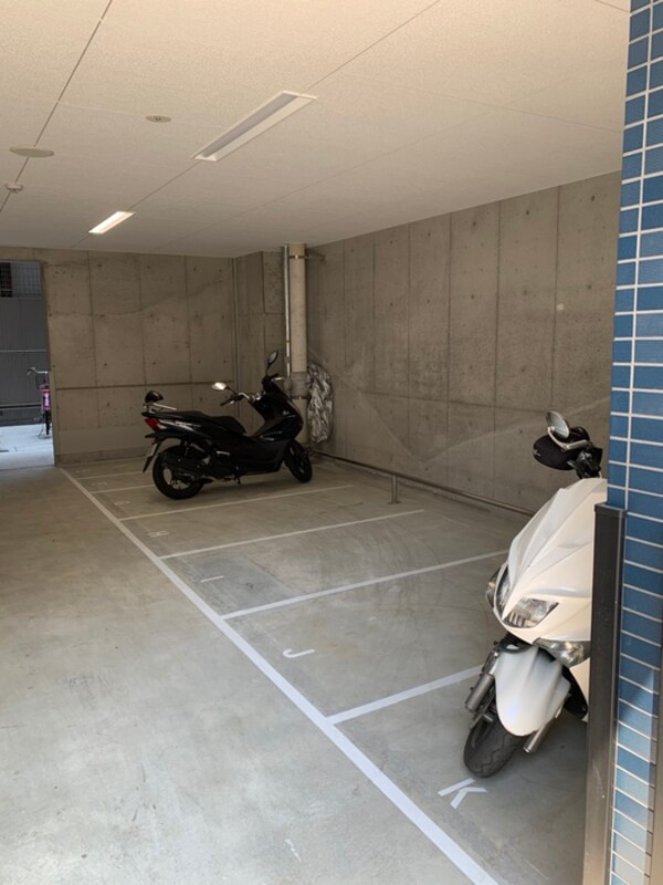 バイク置き場