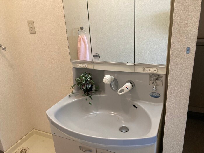 物件内観写真11　(洗面)