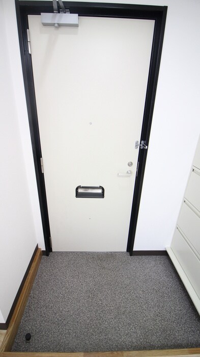 物件内観写真7　(玄関)