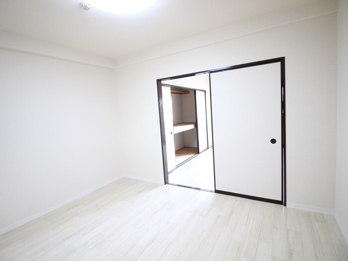 物件内観写真8　(居室)
