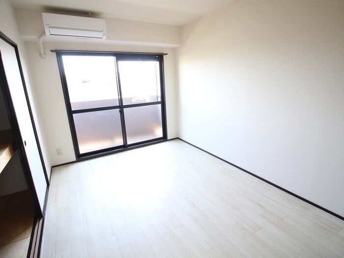 物件内観写真9　(居室)