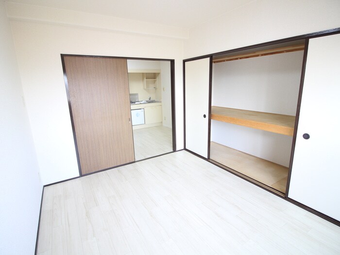 物件内観写真10　(居室)