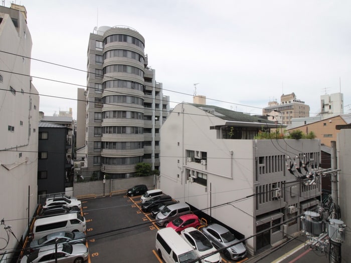 物件内観写真16　(室内からの展望)