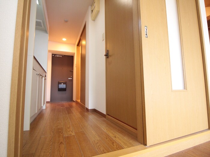 物件内観写真21　(玄関)