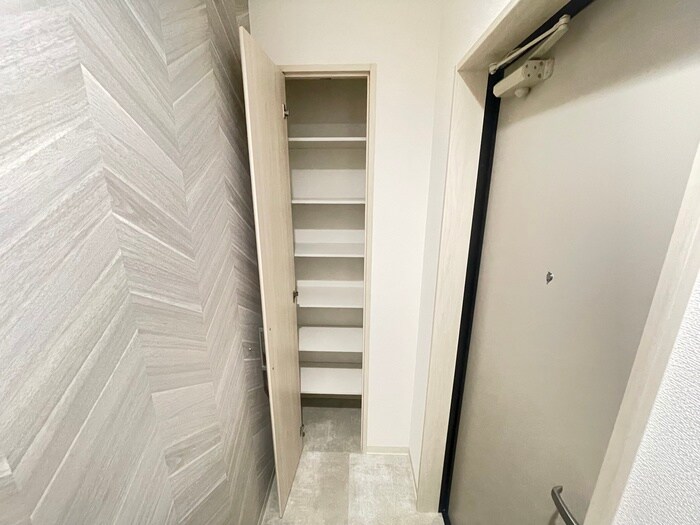 物件内観写真8　(靴箱)